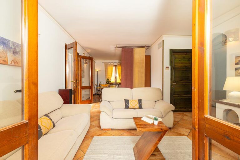 Holiday-House-Sardinia-baunei-casa-grande-carrubo_019