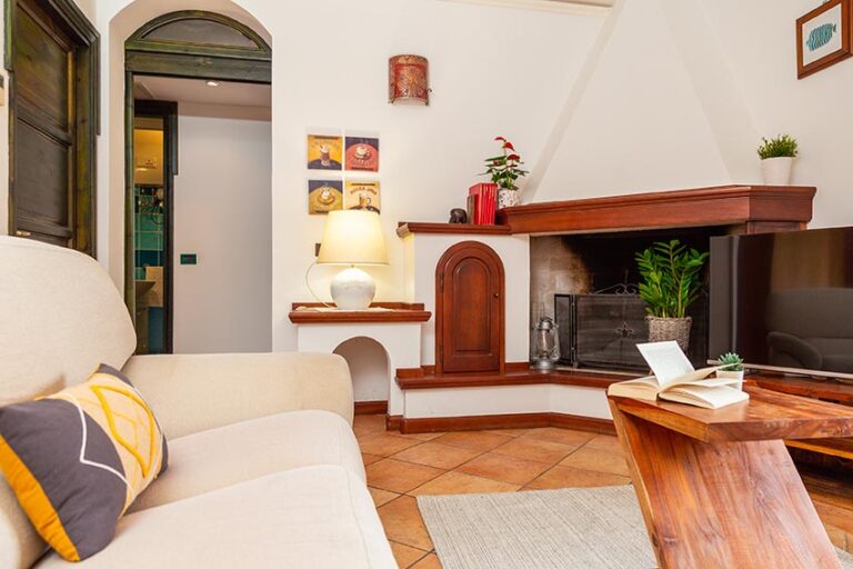 Holiday-House-Sardinia-baunei-casa-grande-carrubo_027