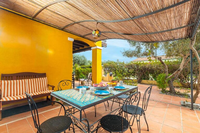 Holiday-House-Sardinia-baunei-casa-grande-carrubo_033